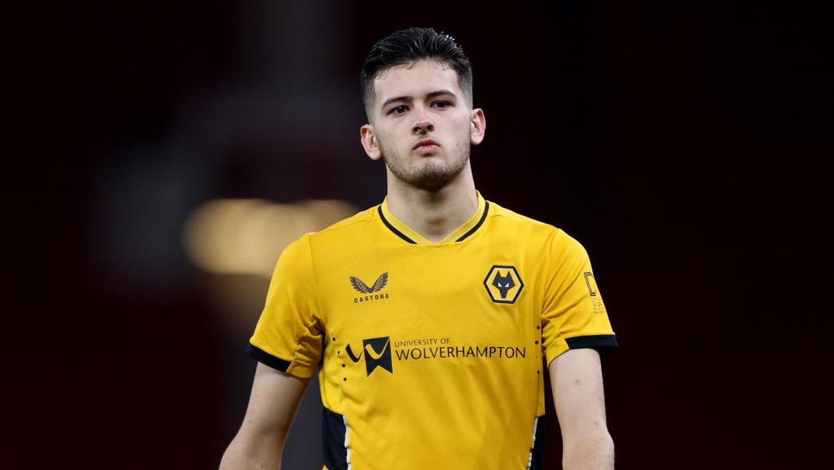 Justin Hubner dilepas Wolverhampton